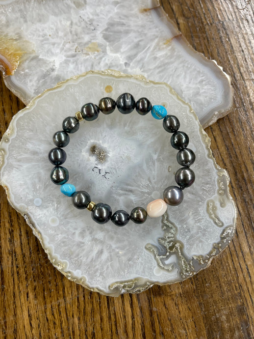 Tahitian Turquoise Conch Shell Bracelet