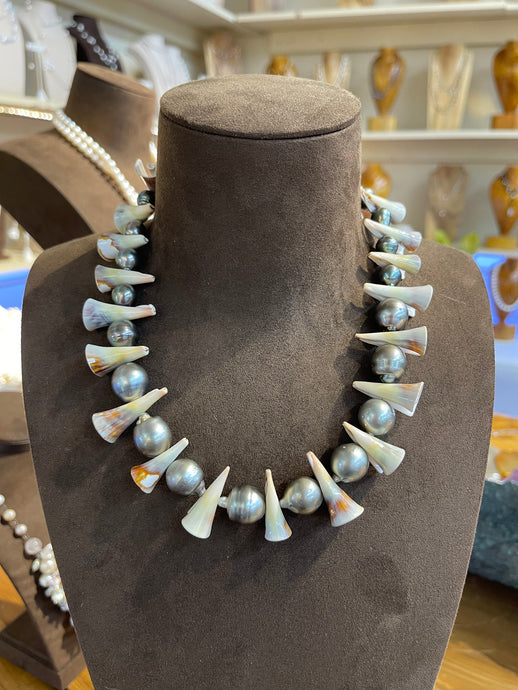 Shell Tahitian Pearl Necklace